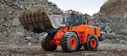 Колесный погрузчик DL300A