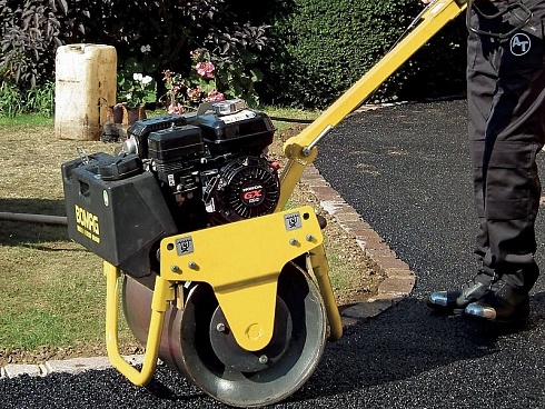 Одновальцовый ручной каток BOMAG BW 55 E